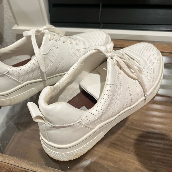 Womens white casual sneakers - Picture 6 of 6